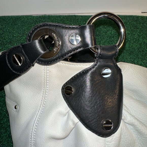 B Makowsky Shoulder Bag White Leather Handbag BLack Shoulder Strap Zip Pockets - Picture 10 of 16
